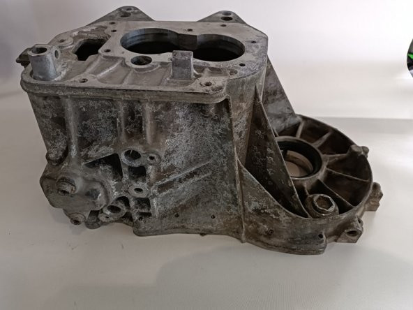 VW Audi FSI Şanzıman Dişli Muhafazası 02T301103AB Çıkma Parça - 6