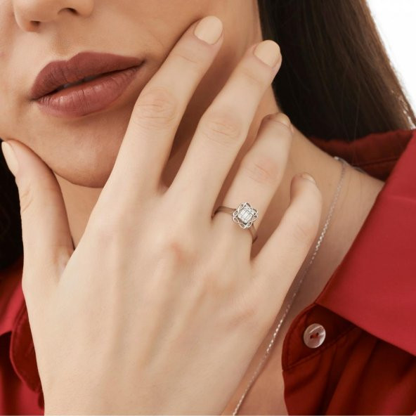 0.16 Karat Baget Pırlanta Yüzük