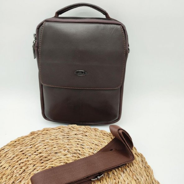 Kapaklı El Tutma Saplı Deri El Çantası - 8