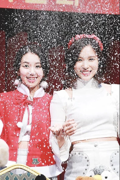 Max Kar Köpüğü Spreyi, Eriyen Kar Taneleri, Parti Köpük Karı Yapar Kar Yağdıran Sprey 300 ml - 6