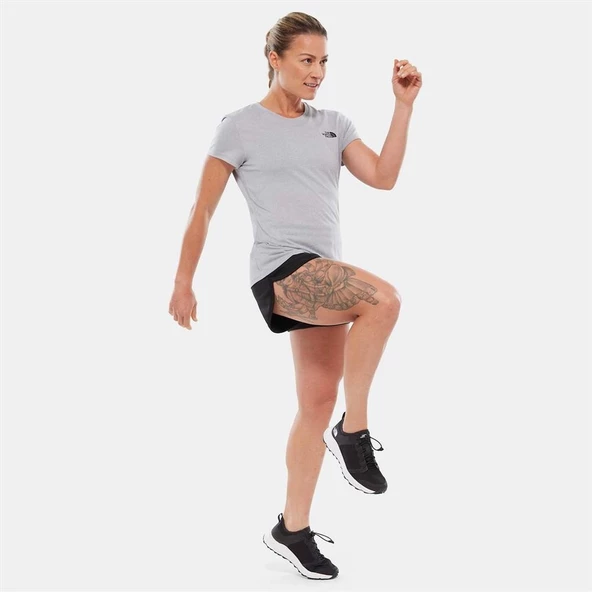 The North Face W REAXION AMP CREW - EU  Kadın T-Shirt  NF00CE0TDYX1 - 3