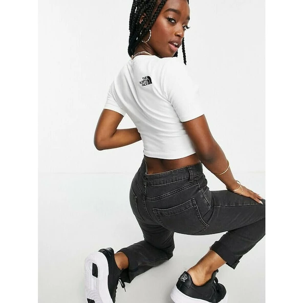 The North Face Kadın ESSENTIAL CROPPED SLEEVE Tişört NF0A55AOFN41 - 4
