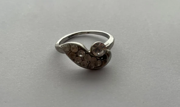 Ms Taşlı Modern Yüzük Paket İçeriği 26 Adettir...