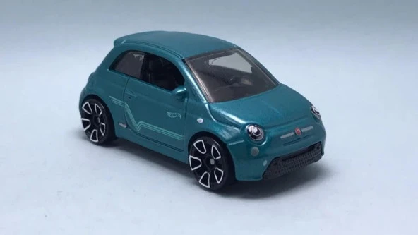 Hot Wheels Tekli Arabalar FİAT 500e HKH59