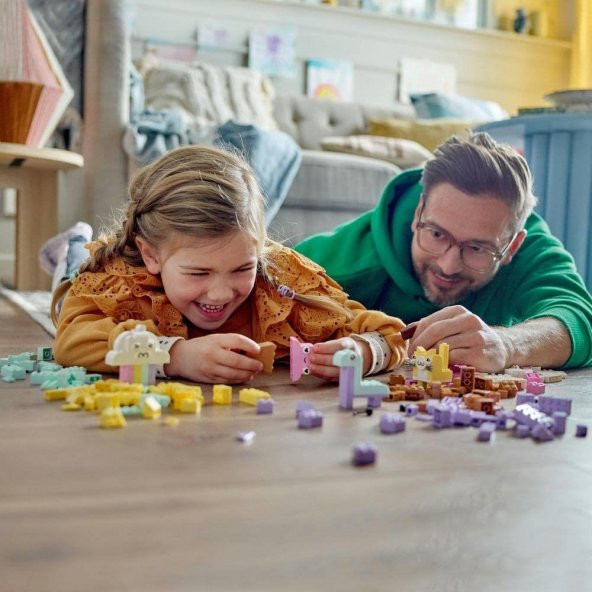 LEGO® Classic Yaratıcı Pastel Eğlence 11028 - 5 Yaş ve Üzeri Çocuklar için Renkli, Yaratıcı, Eğlenirken Öğreten Yaratıcı Oyuncak Yapım Seti (333 Parça)