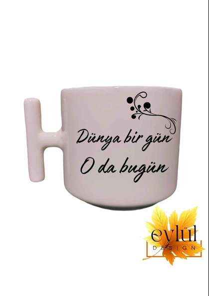 Dünya Bir Gün Yazılı Krem Rengi Eğlenceli Yazılı Esprili Özel Tasarım T Kupa Bardak Latte Bardağı ürün görseli