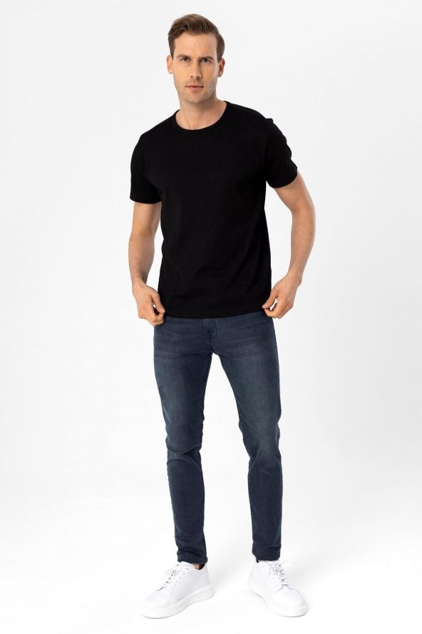 O Yaka Regular Kalıp Armürlü Tişört ürün görseli