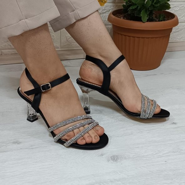 Fiyra 7027 Siyah 7cm Kadeh Topuk Üçbant Taşlı Bayan Abiye Ayakkabı