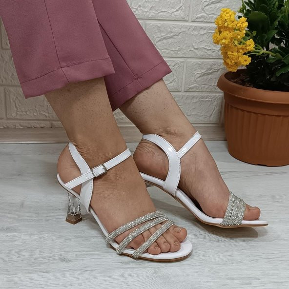 Fiyra 7027 Beyaz 7cm Kadeh Topuk Üçbant Taşlı Bayan Abiye Ayakkabı - 2