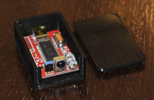 Irtoy İçin Küçük Harf (Openscad Kaynakları Dahil) Plastik Aparat