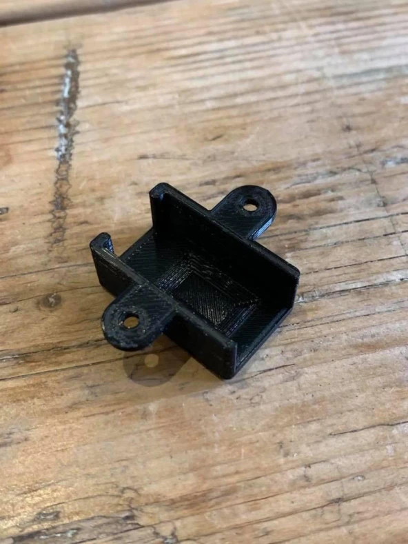 Amazon Basics Usb 3.0 Kablosu İçin Usb Uzatma Masası Montajı Plastik Aparat - 4