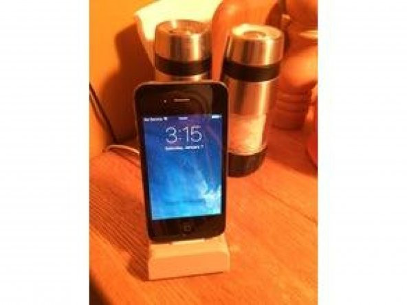 İphone 4 / 4S Dockingstation Plastik Aparat - 4