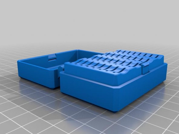 Menteşeli Mikro Sd Kart Kutusu - 32 Yuvaları - Hepsi Bir Parçada Plastik Aparat