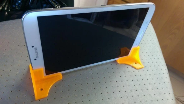 Basit Dikey Samsung Tab 8 Stand Plastik Aparat
