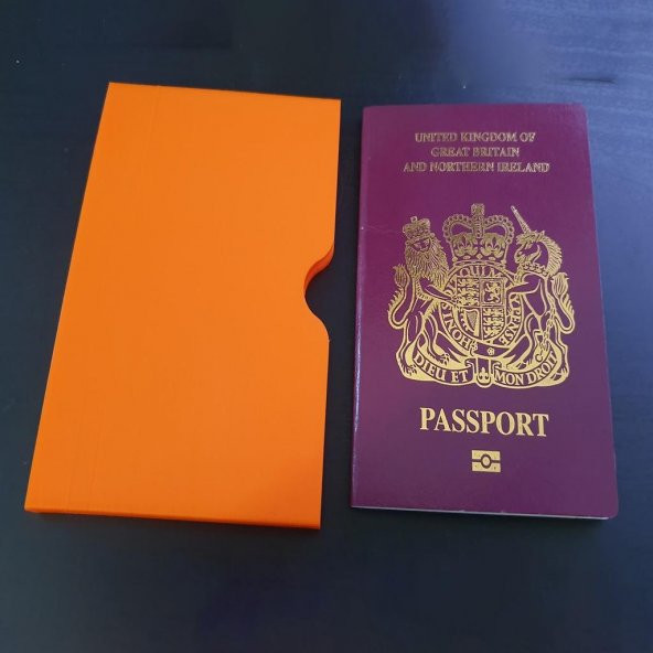 Kompakt Pasaport Koruyucu Plastik Aparat
