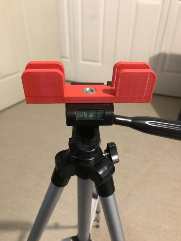 İpad Tripod Tutucu W / Gömülü Somun Plastik Aparat - 2