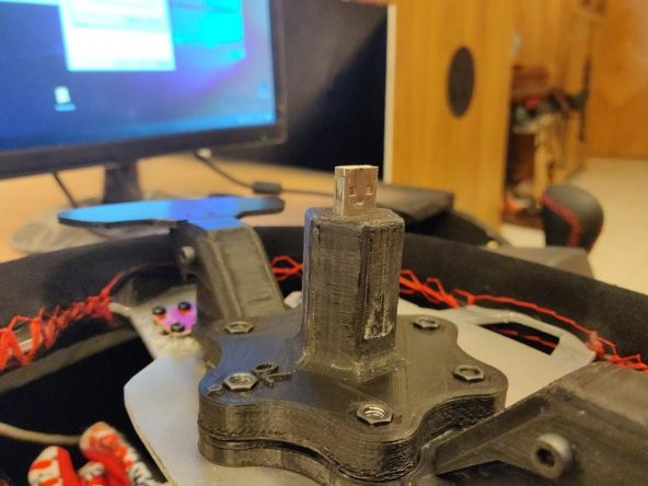 Logitech Momo İçin Hızlı Serbest Bırakma Usb Konektörü İle Siyah Plastik Aparat - Resim 2