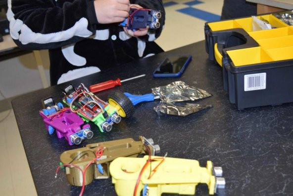 Izzy Isse Bot -Share Açık Kaynak Arduino Robot Dünya Çapında! - Eğlenceli Yolu Kodlamayı Öğrenin! Plastik Aparat - 4