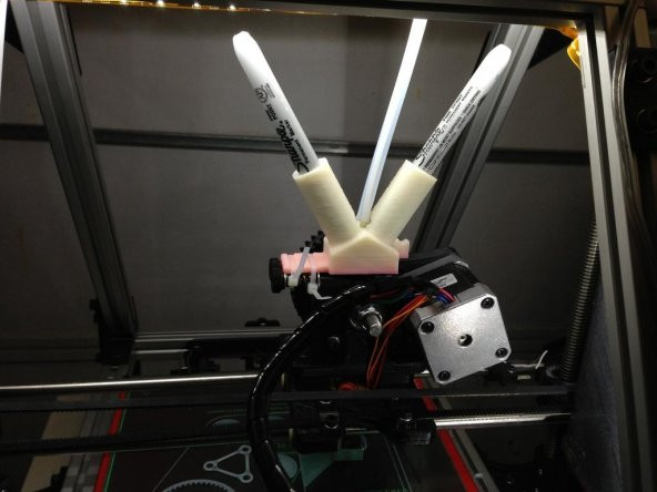 Sharpie İşaretleyiciler İçin Filament Boyama Montajı Plastik Aparat - 1