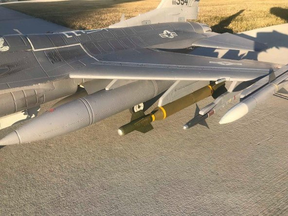 Freewing Mounted Gbu-12 Paveway Bombası Plastik Aparat - 3
