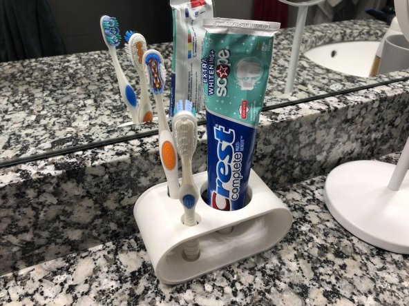 Diş Fırçası - Diş Macunu Tutucu Plastik Aparat