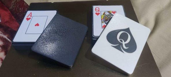 Poker Kulübü Kart Kutusu (88.17Mm X 63Mm X 16.55Mm,) Çok Malzeme Ve Fusion 360 Dosyası İle Plastik Aparat