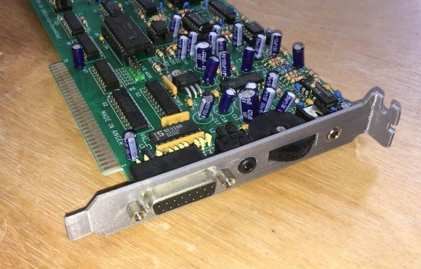 Creative Soundblaster Kopyası Snark Barker Ct1320 - Retro Isa Pc Soundcard - Kart Braketi Ve Hacim Tekerlek Plastik Aparat