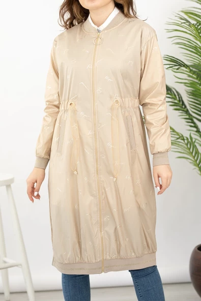 Küçük İmza Desenli Spor Yağmurluk - Bej