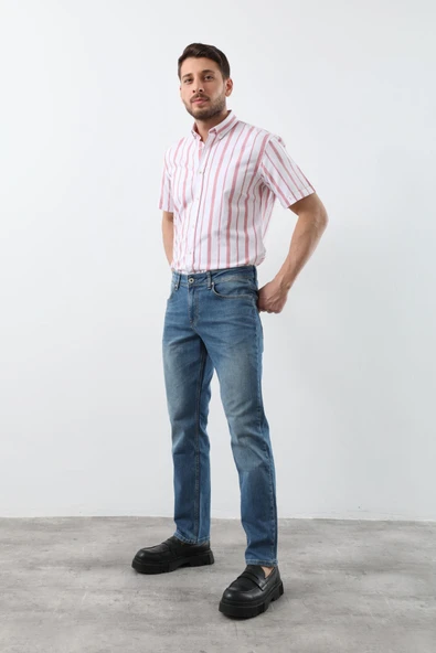 Erkek Açık Mavi Düz Kesim Jean Pantolon ürün görseli 1