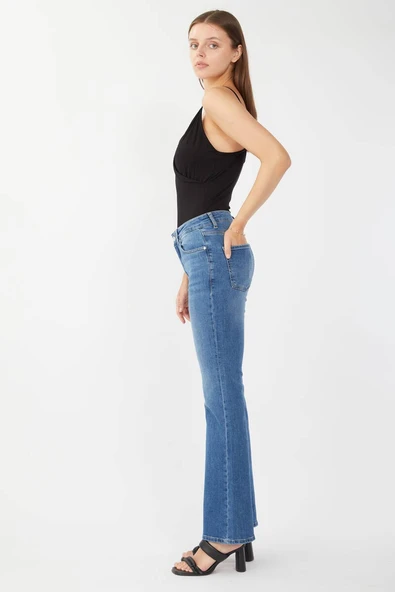 Kadın Mavi İspanyol Paça Jean Pantolon - Resim 3