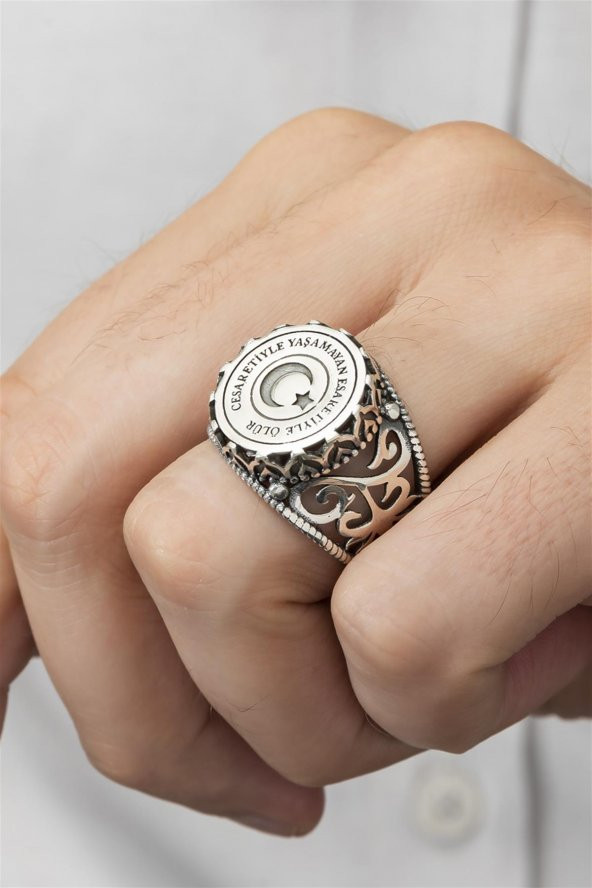 Cesaretiyle Yaşamayan Esaretiyle Ölür Yazılı 925 Gümüş Erkek Yüzük ürün görseli