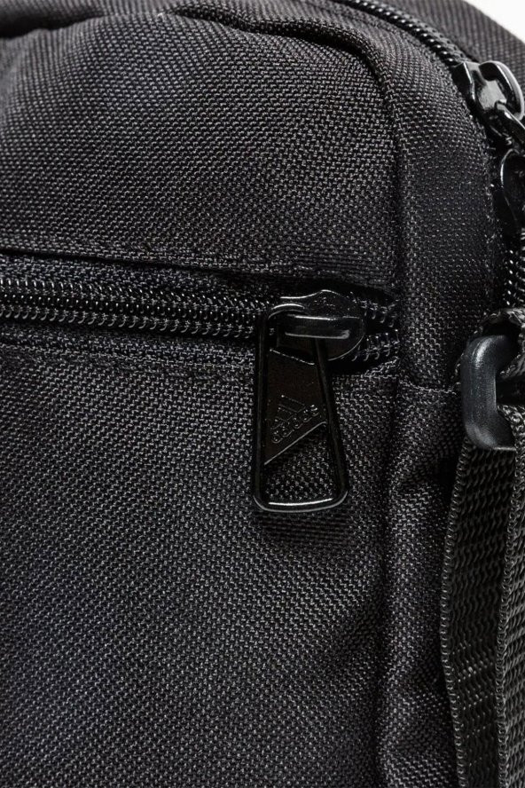 Adidas Linear Essential Askılı Omuz Çantası  Boyutlar 21cm x 15cm x 5cm - 4