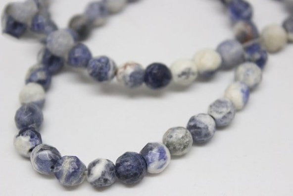 Sodalit Taşı Faset Kesim YARIM Dizi 6mm (18cm uzunluğundadır) ürün görseli
