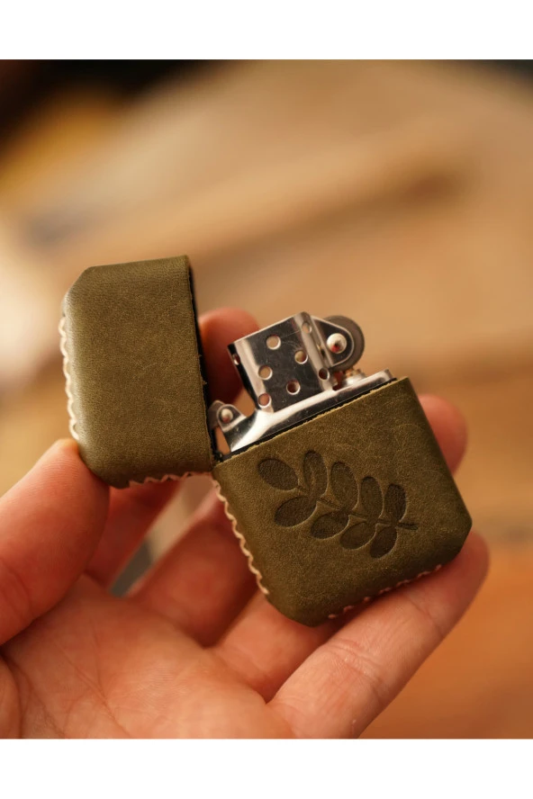 El Yapımı Hakiki Deri Kılıflı Zippo Çakmak - 2