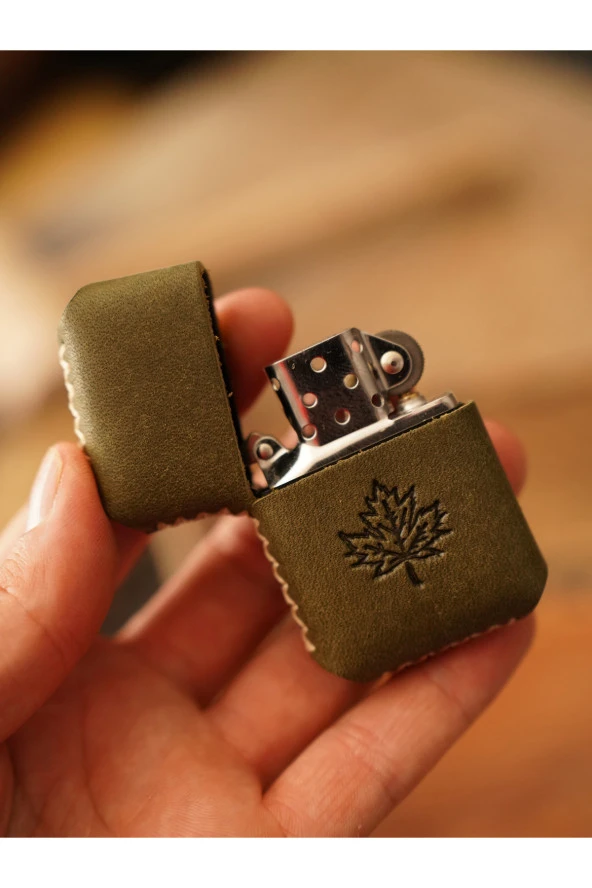 El Yapımı Hakiki Deri Kılıflı Zippo Çakmak