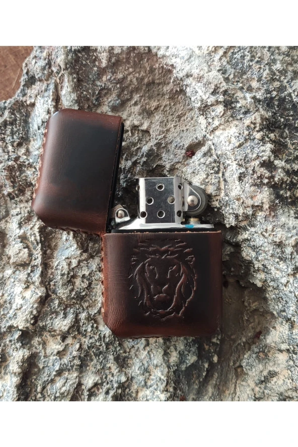 El Yapımı Hakiki Deri Kılıflı Zippo Çakmak - 2