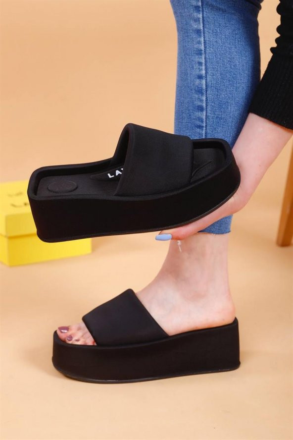 Volga Siyah Renkli Yüksek Taban Lüx Terlik