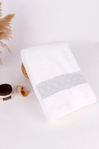 %100 Pamuk 70x140 Beyaz Barok Desen Banyo Havlusu ürün görseli 1