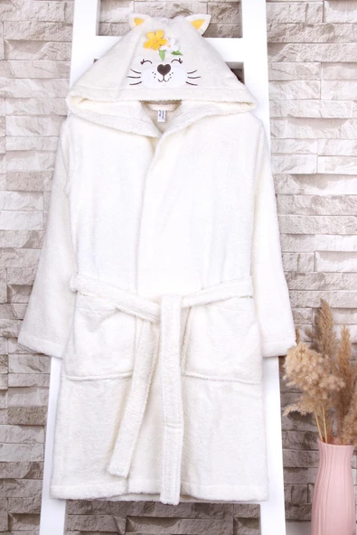 %100 Pamuk Kapüşonlu Çiçekli Kedi Nakışlı Çocuk Bornoz ürün görseli 1