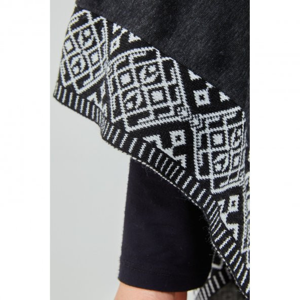 Kadın Siyah Beyaz Devrik Yakalı Desenli Geniş Kalıp Panço - 7