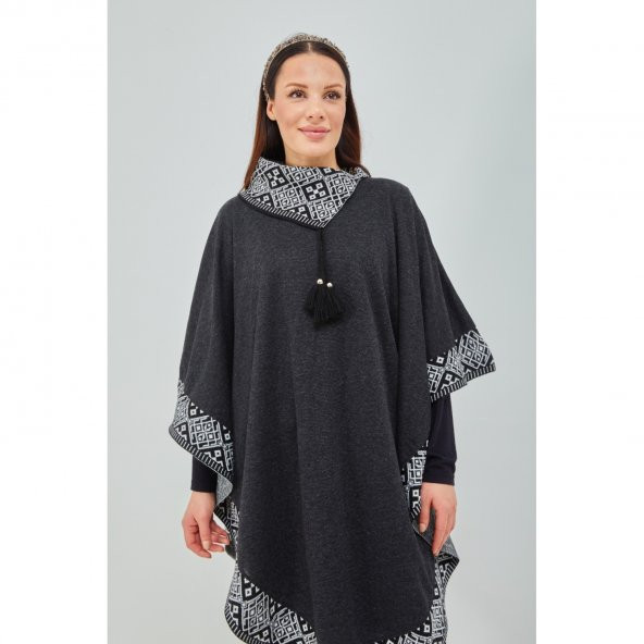 Kadın Siyah Beyaz Devrik Yakalı Desenli Geniş Kalıp Panço - 8