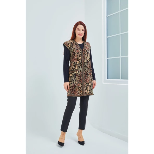 Kadın Siyah Cepli Anadolu Desenli Üç Düğmeli Uzun Yelek - 3