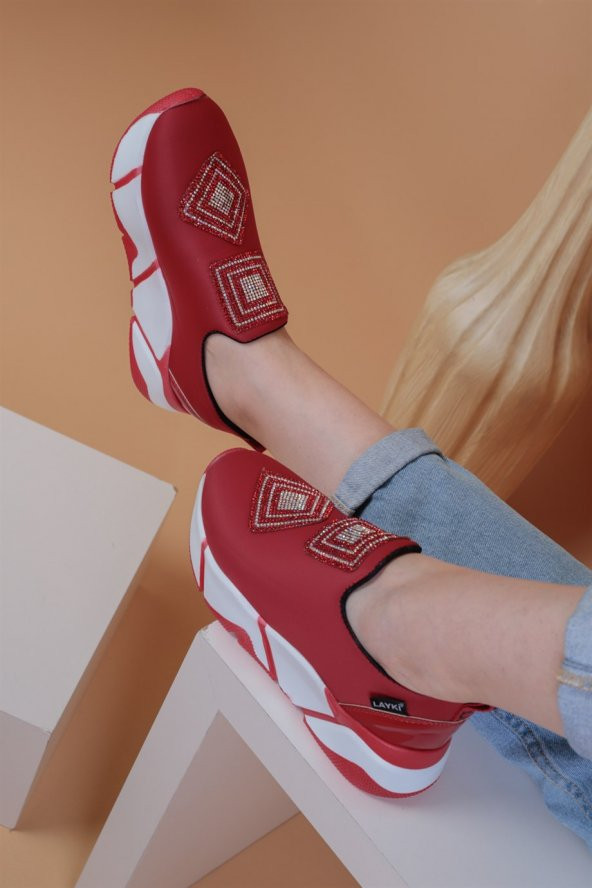 İmmobile Kırmızı Renkli Önü Parlak Taşlı Paraşüt Kumaş Lux Kadın Spor Ayakkabı - 5