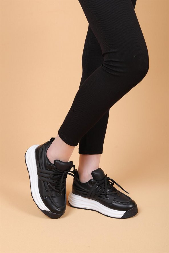 Soldero Siyah Renkli Kadın Yürüyüş Ayakkabısı