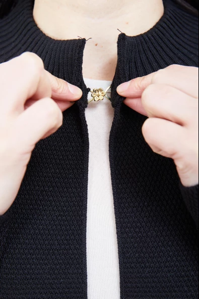 Anne Triko Cepli Düğme Detaylı Siyah Uzun Hırka - 5