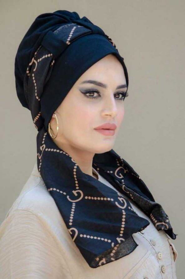 Siyah Marka Desen Fularlı Bone