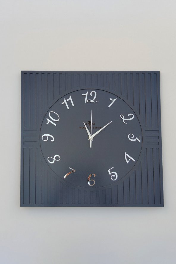 aSSe Tasarım Kare Çizgi Desenli Türkçe Rakam Siyah & Gümüş Dekoratif Siyah&Gümüş 50x50cm Duvar Saati ürün görseli