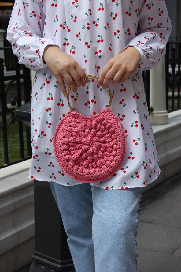 El Örgüsü Yuvarlak Metal Saplı Pembe Çanta