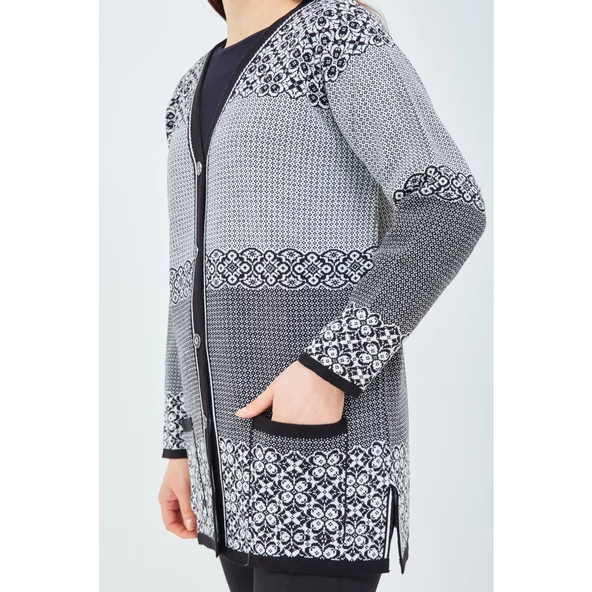 Fresh&Moda Kadın Siyah Beyaz  Desenli Triko Düğmeli Cepli Kışlık Anne Hırkası - 5