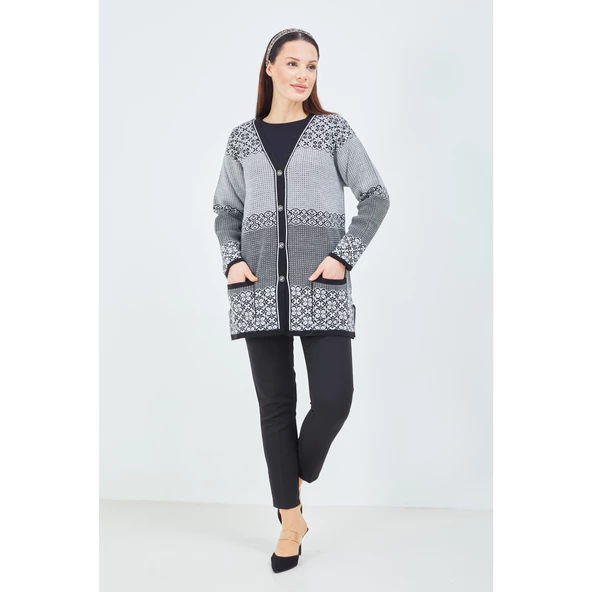 Fresh&Moda Kadın Siyah Beyaz  Desenli Triko Düğmeli Cepli Kışlık Anne Hırkası - 6